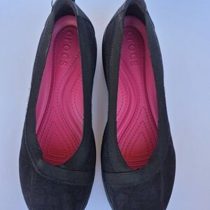 Crocs Busy Day Stretch Flats - Black with Pink Insole - Women's 9